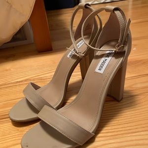 Steve Madden nude Dress heel (size 9)